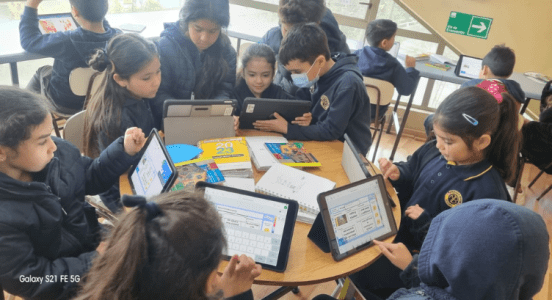 Estudiantes de 2° básico utilizan plataforma Seesaw en sus clases Lenguaje